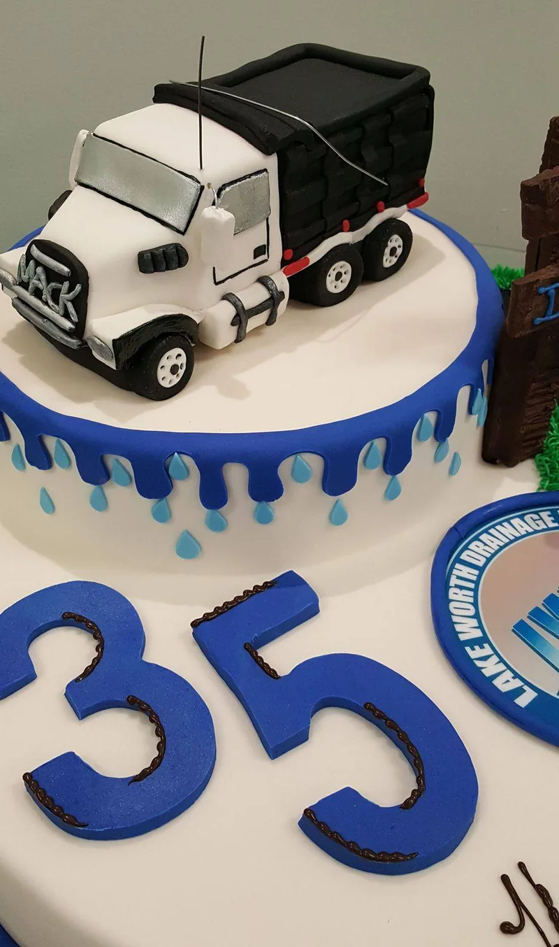 Custom cake made to order at Aloha Bakery