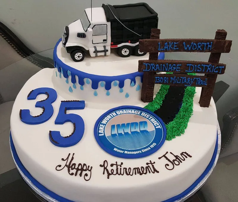 Custom cake made to order at Aloha Bakery