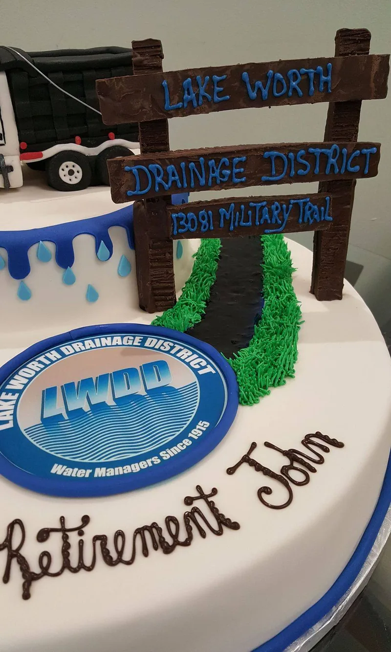 Custom cake made to order at Aloha Bakery