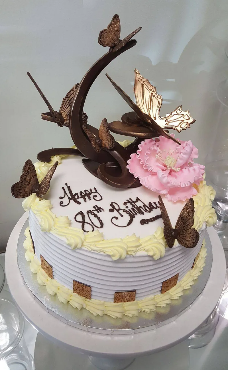 Custom cake made to order at Aloha Bakery