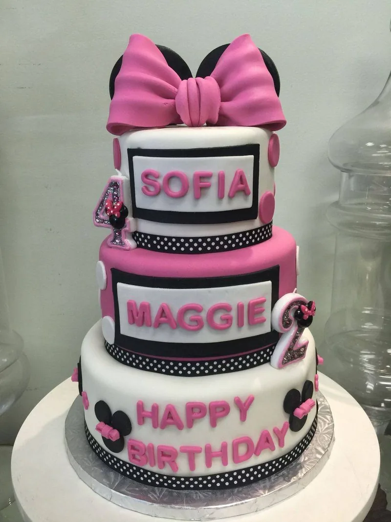 Children's birthday cake made at Aloha Bakery