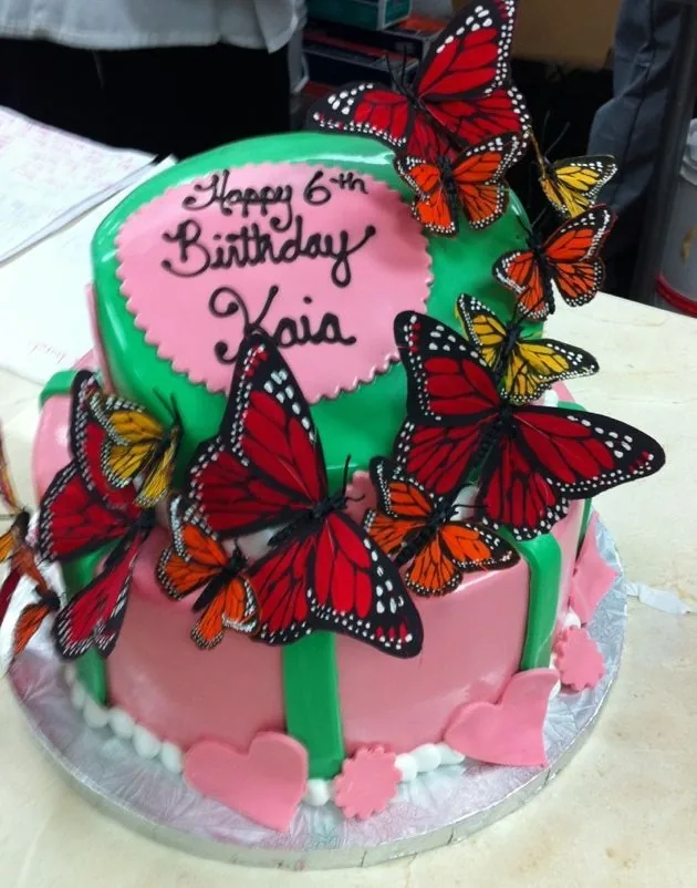 Children's birthday cake made at Aloha Bakery