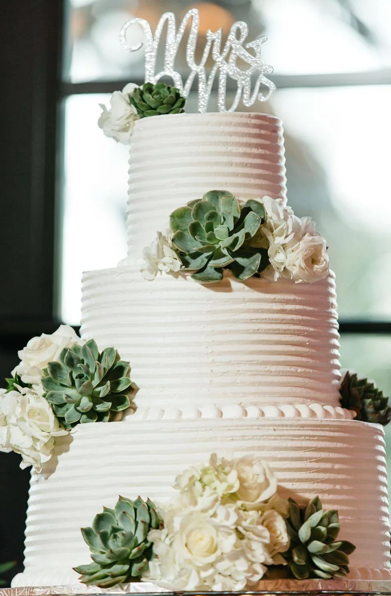 Wedding cake made at Aloha Bakery