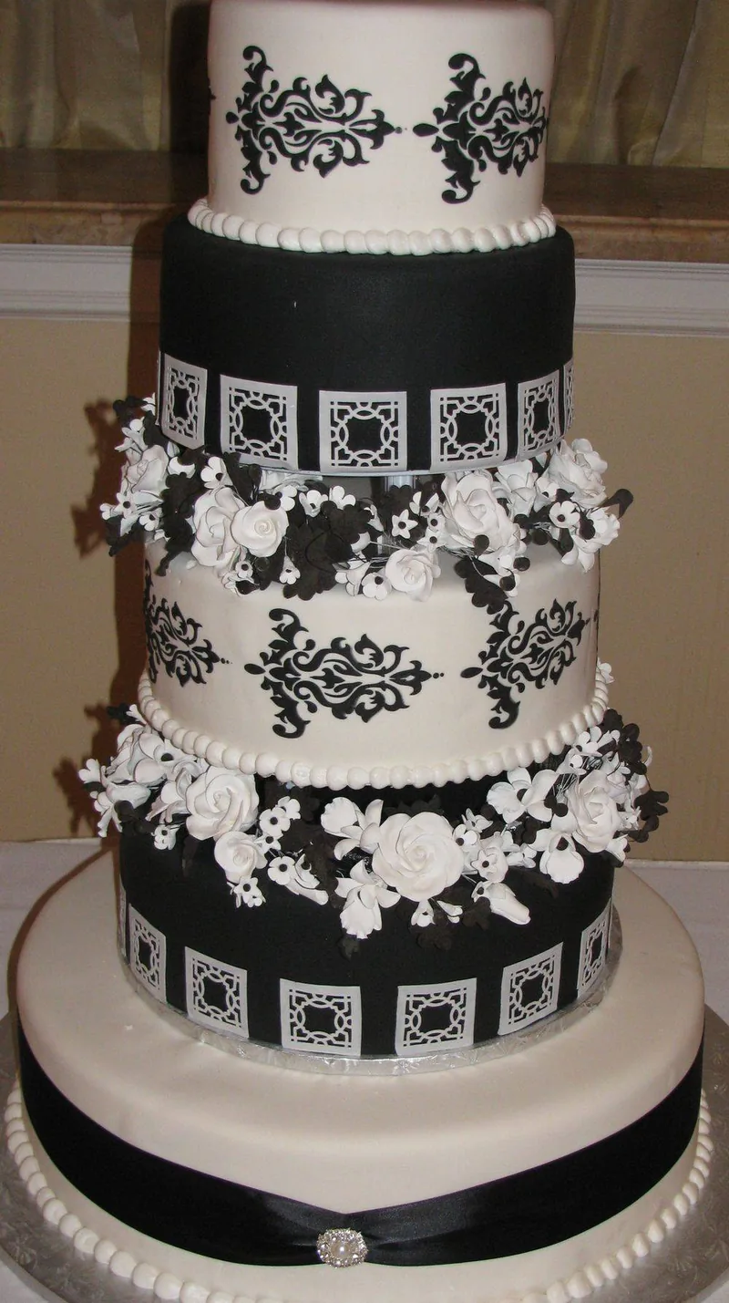 Wedding cake made at Aloha Bakery